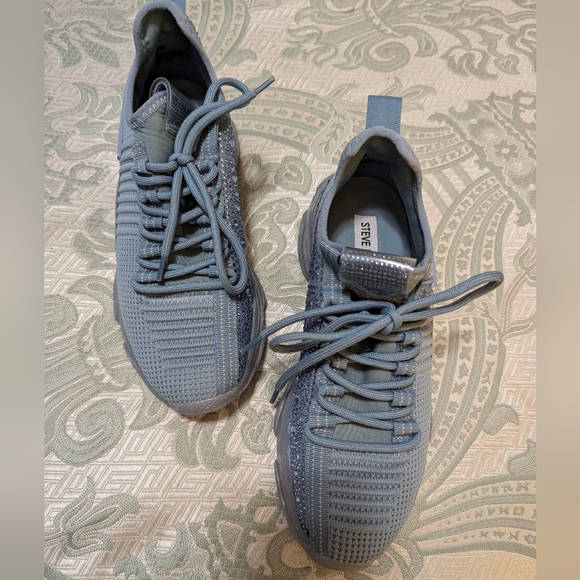 Steve Madden, Sky Blue, Maxima Sneakers, with some bling, size 8 - Picture 2 of 8